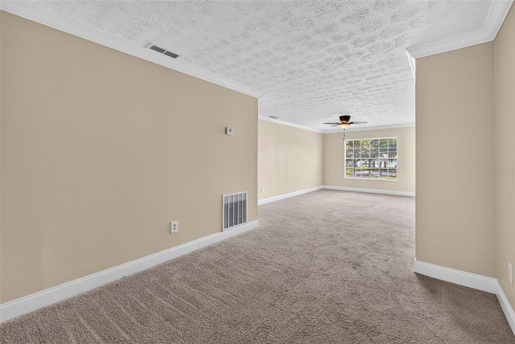 For Rent: $1,600 (2 beds, 2 baths, 994 Square Feet)