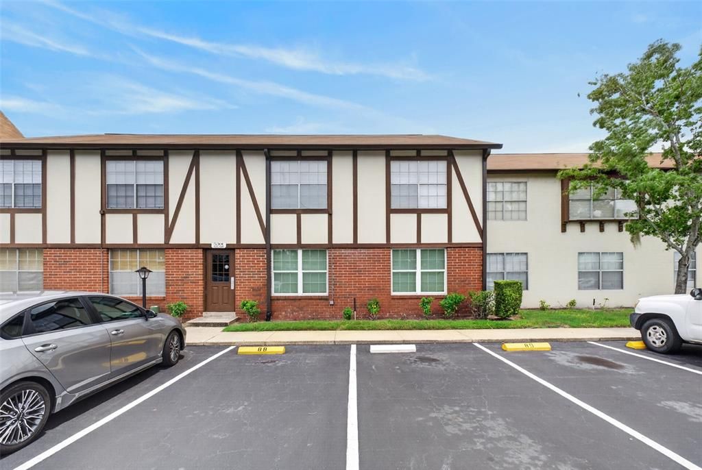 For Rent: $1,600 (2 beds, 2 baths, 994 Square Feet)