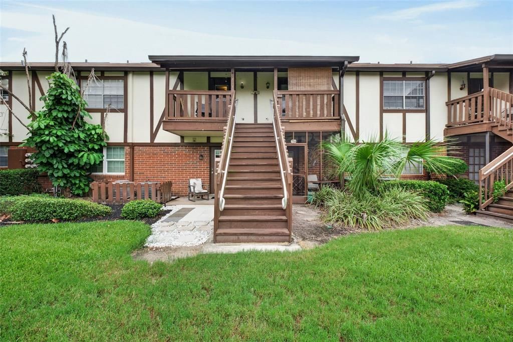 For Rent: $1,600 (2 beds, 2 baths, 994 Square Feet)