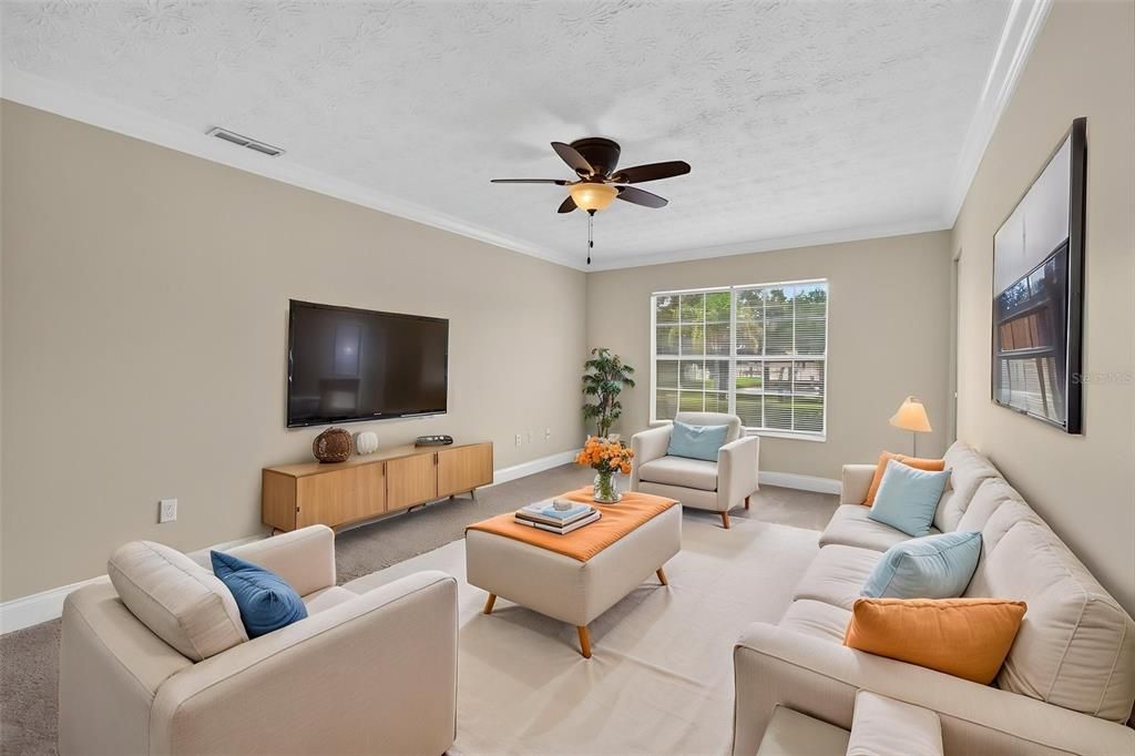 For Rent: $1,600 (2 beds, 2 baths, 994 Square Feet)