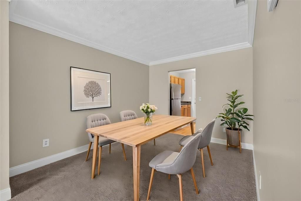 For Rent: $1,600 (2 beds, 2 baths, 994 Square Feet)