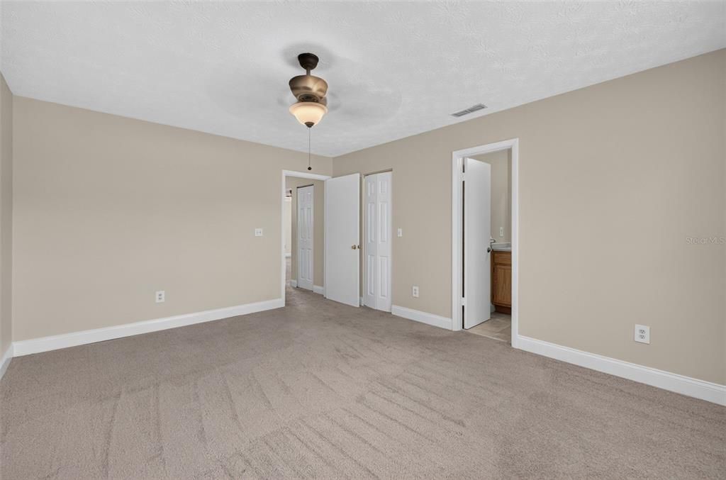 For Rent: $1,600 (2 beds, 2 baths, 994 Square Feet)