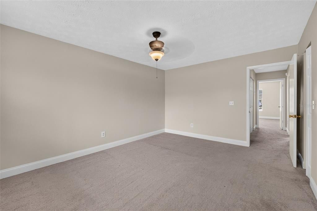 For Rent: $1,600 (2 beds, 2 baths, 994 Square Feet)
