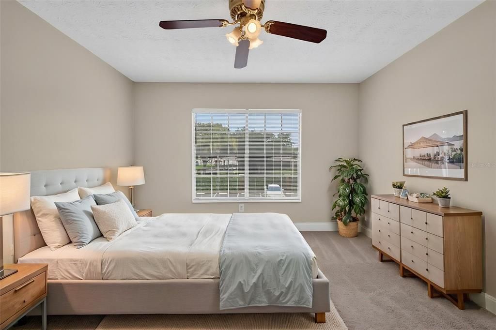 For Rent: $1,600 (2 beds, 2 baths, 994 Square Feet)