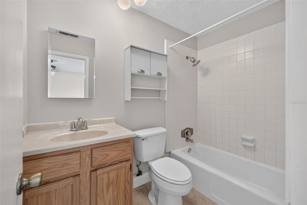 For Rent: $1,600 (2 beds, 2 baths, 994 Square Feet)
