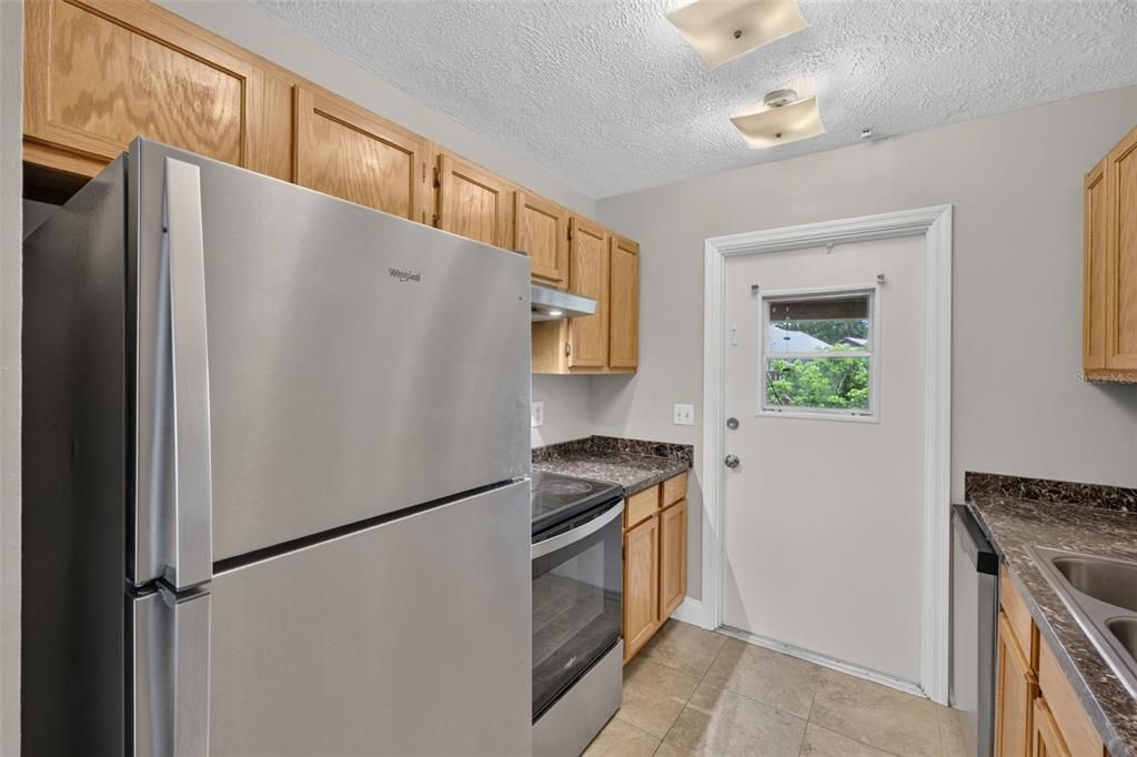 For Rent: $1,600 (2 beds, 2 baths, 994 Square Feet)