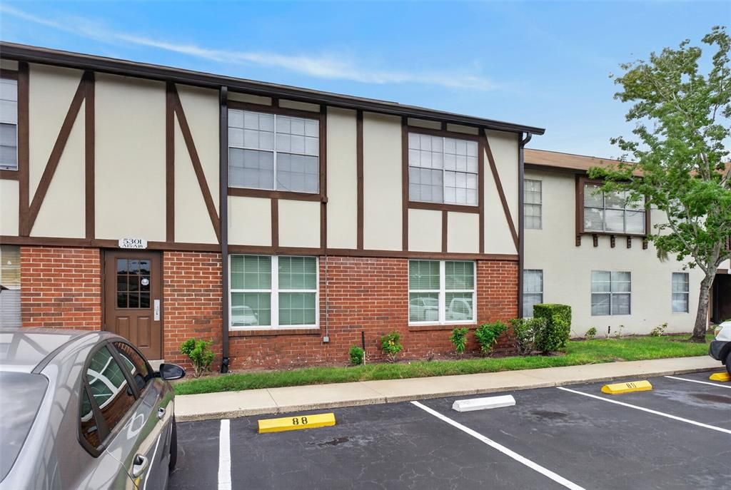 For Rent: $1,600 (2 beds, 2 baths, 994 Square Feet)