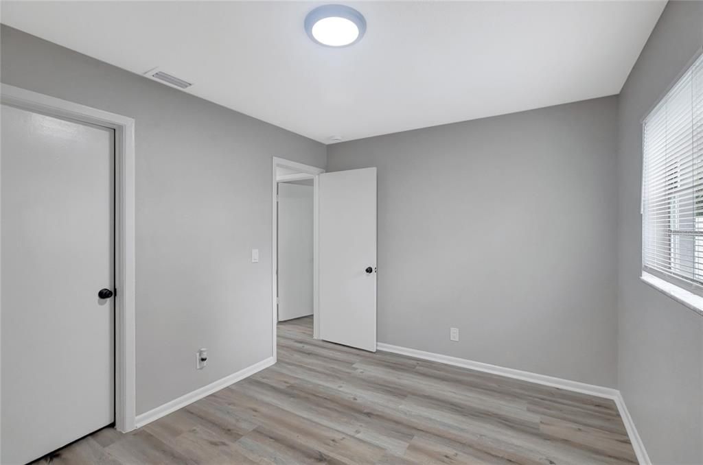 На продажу: $399,000 (4 спален, 2 ванн, 1391 Квадратных фут)