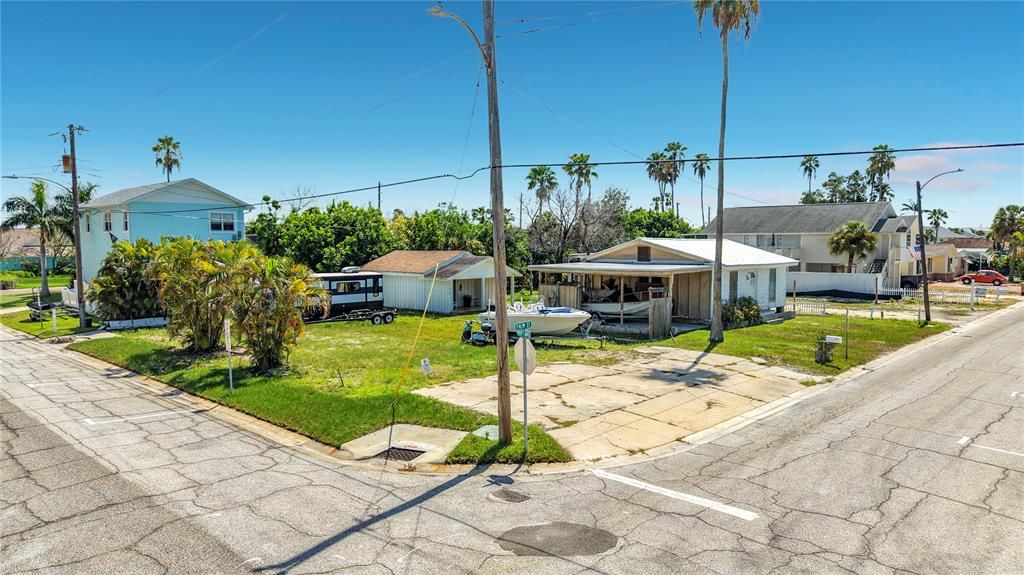 En Venta: $499,000 (0.11 acres)