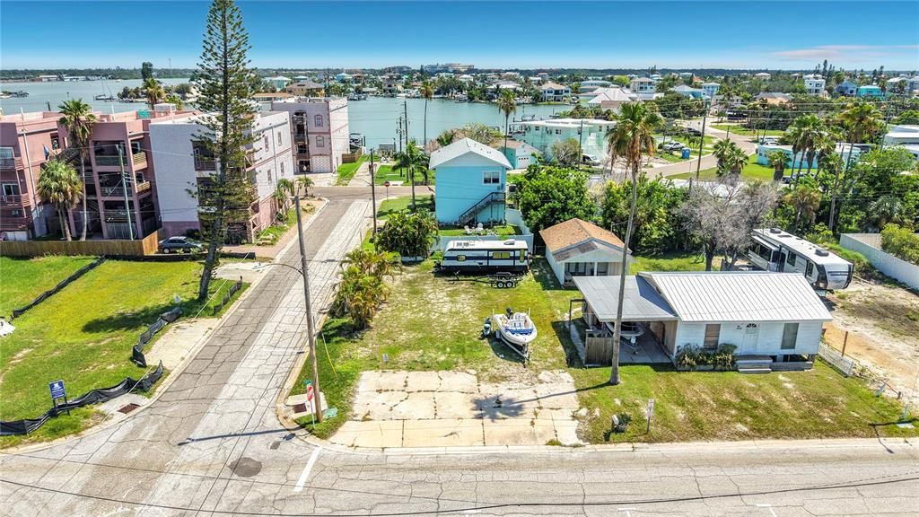 En Venta: $499,000 (0.11 acres)