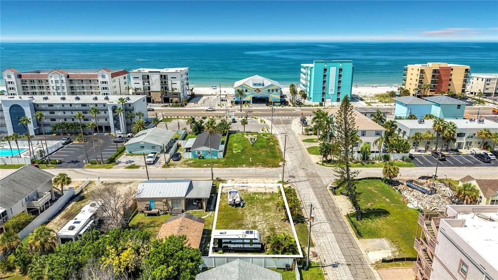En Venta: $499,000 (0.11 acres)