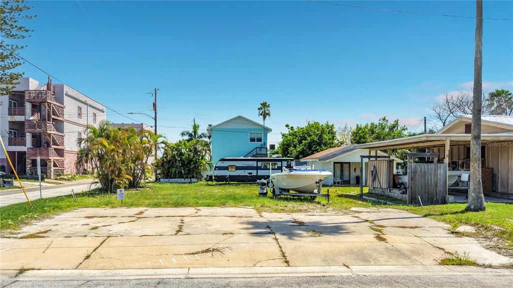 En Venta: $499,000 (0.11 acres)