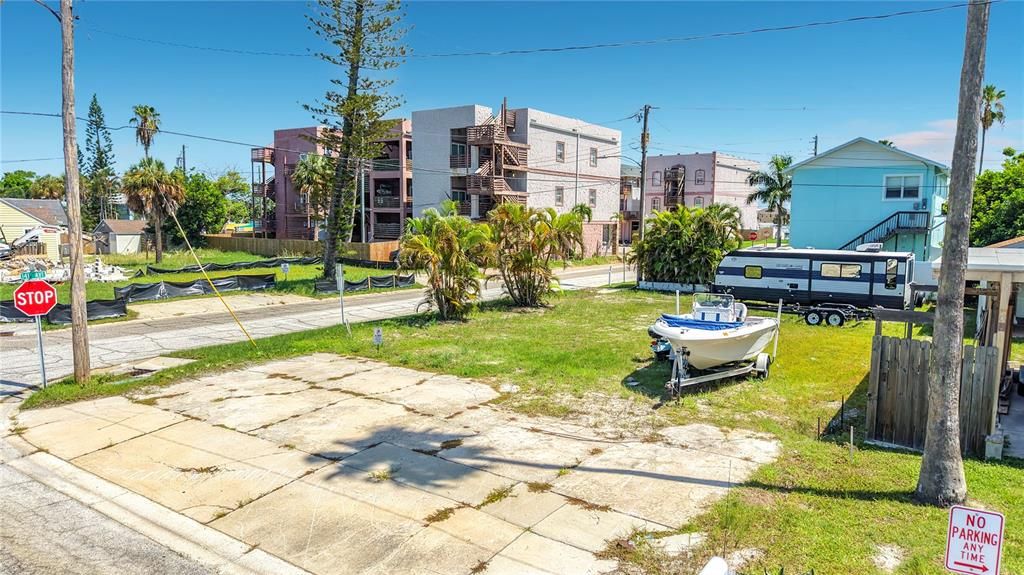 En Venta: $499,000 (0.11 acres)