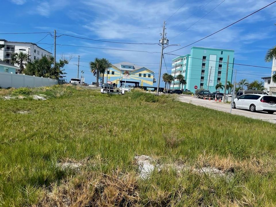 En Venta: $499,000 (0.11 acres)