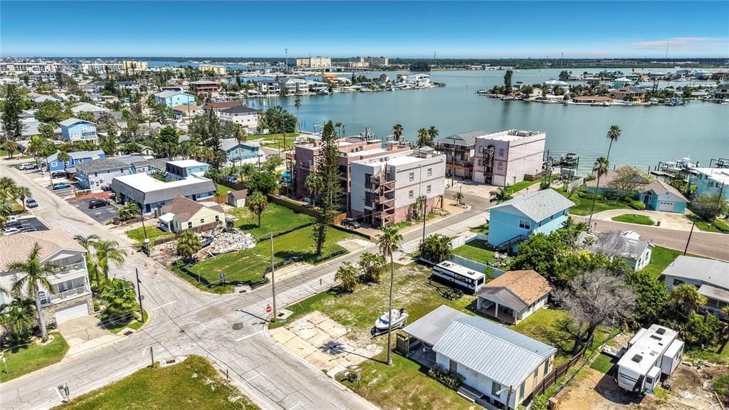 En Venta: $499,000 (0.11 acres)