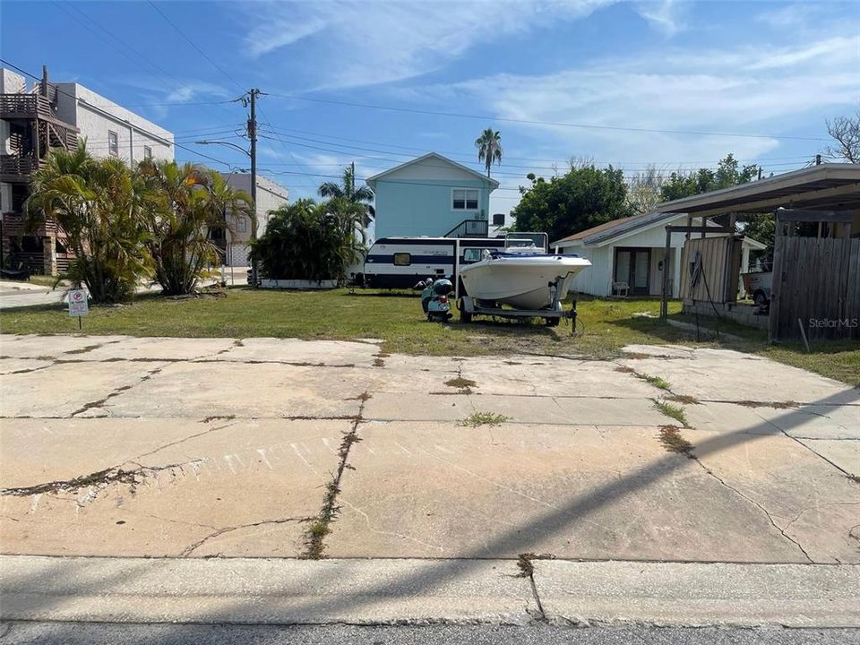 En Venta: $499,000 (0.11 acres)