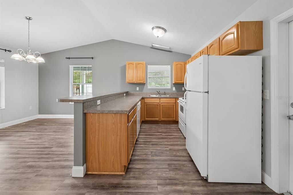 For Sale: $280,000 (3 beds, 2 baths, 1227 Square Feet)