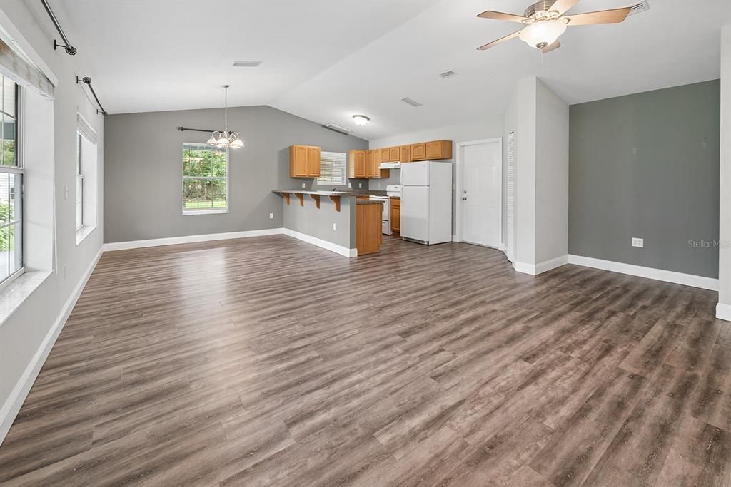 For Sale: $280,000 (3 beds, 2 baths, 1227 Square Feet)