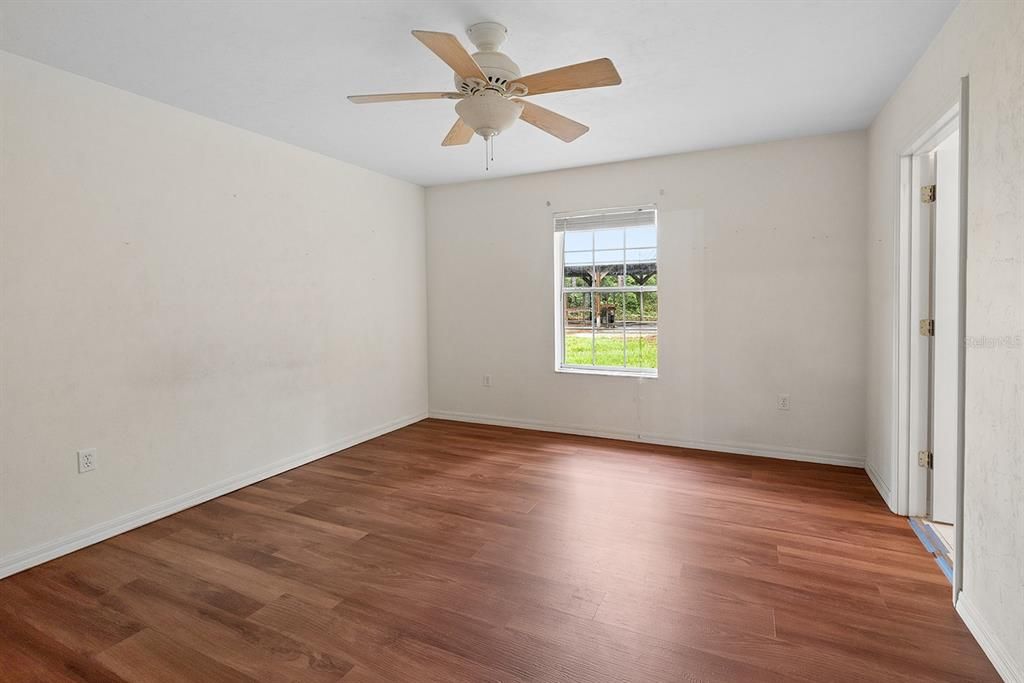 For Sale: $280,000 (3 beds, 2 baths, 1227 Square Feet)