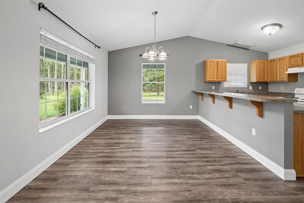 For Sale: $280,000 (3 beds, 2 baths, 1227 Square Feet)