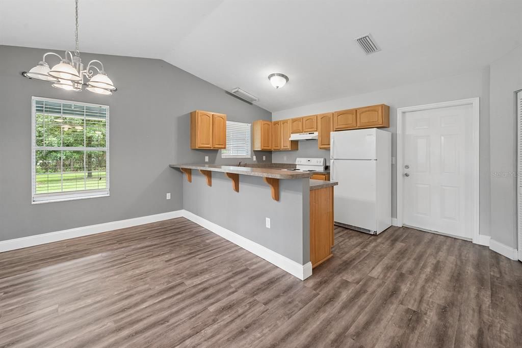 For Sale: $280,000 (3 beds, 2 baths, 1227 Square Feet)