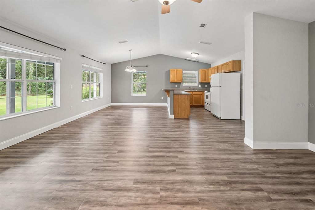 For Sale: $280,000 (3 beds, 2 baths, 1227 Square Feet)