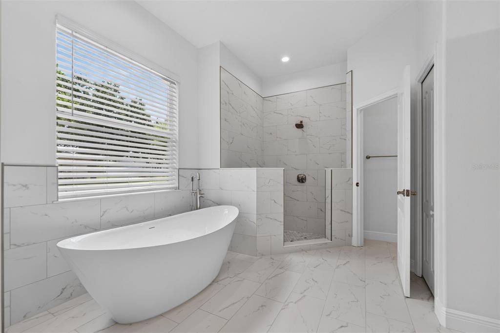 For Sale: $735,000 (4 beds, 3 baths, 2817 Square Feet)