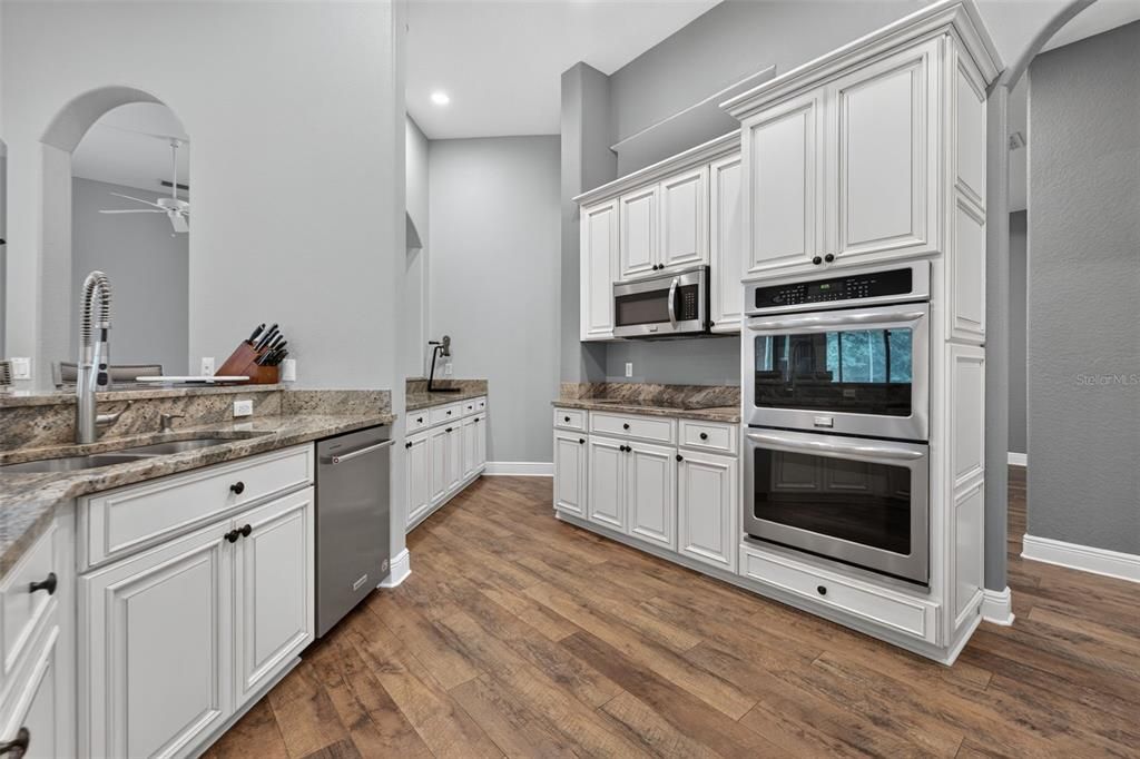 For Sale: $735,000 (4 beds, 3 baths, 2817 Square Feet)