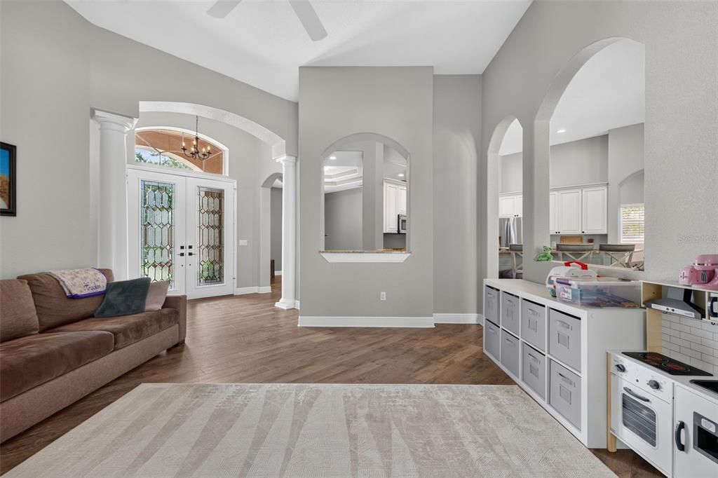 For Sale: $735,000 (4 beds, 3 baths, 2817 Square Feet)