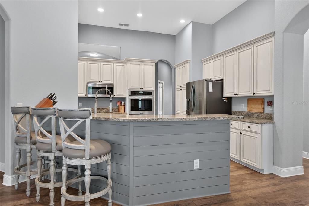 For Sale: $735,000 (4 beds, 3 baths, 2817 Square Feet)