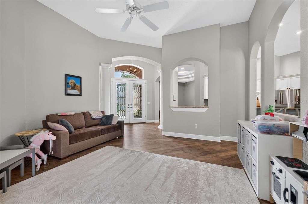 For Sale: $735,000 (4 beds, 3 baths, 2817 Square Feet)