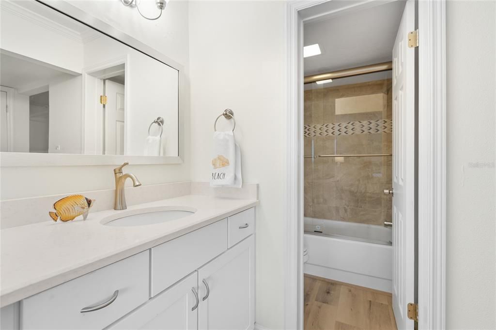 For Sale: $700,000 (2 beds, 2 baths, 1260 Square Feet)