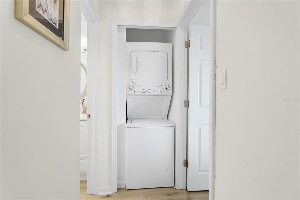 For Sale: $700,000 (2 beds, 2 baths, 1260 Square Feet)