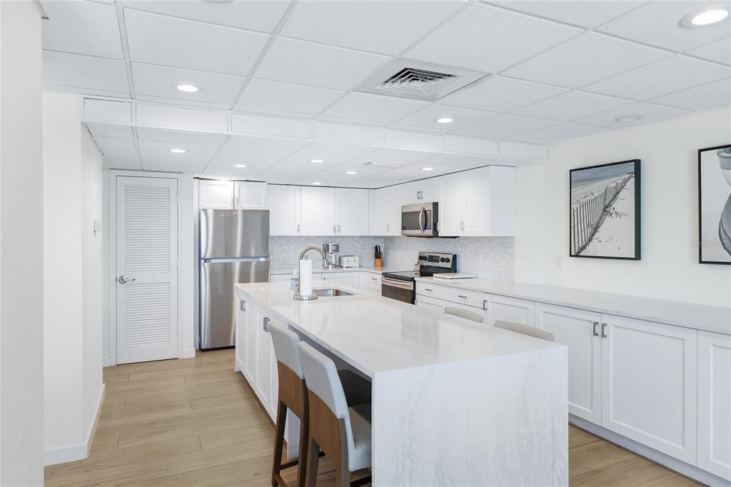 For Sale: $700,000 (2 beds, 2 baths, 1260 Square Feet)