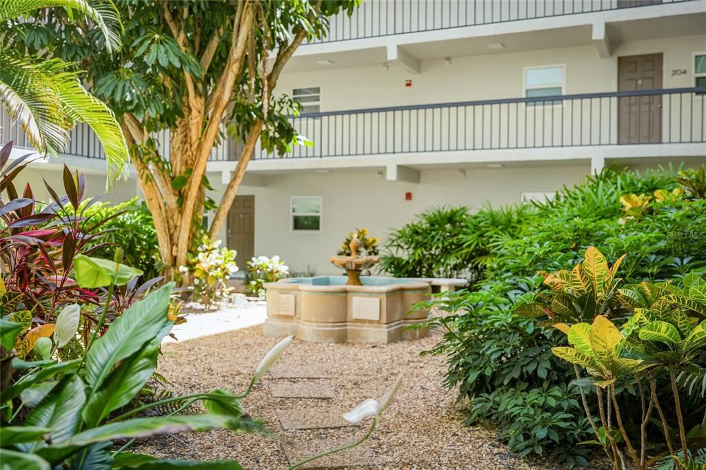 For Sale: $700,000 (2 beds, 2 baths, 1260 Square Feet)