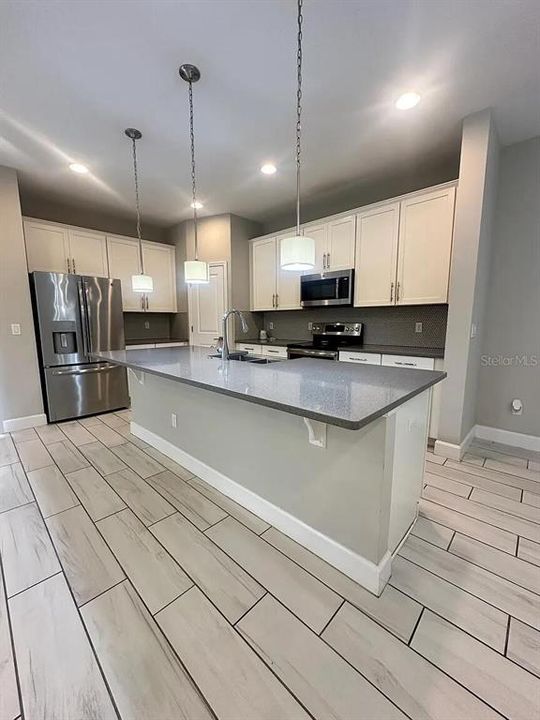 На продажу: $429,900 (4 спален, 3 ванн, 2294 Квадратных фут)
