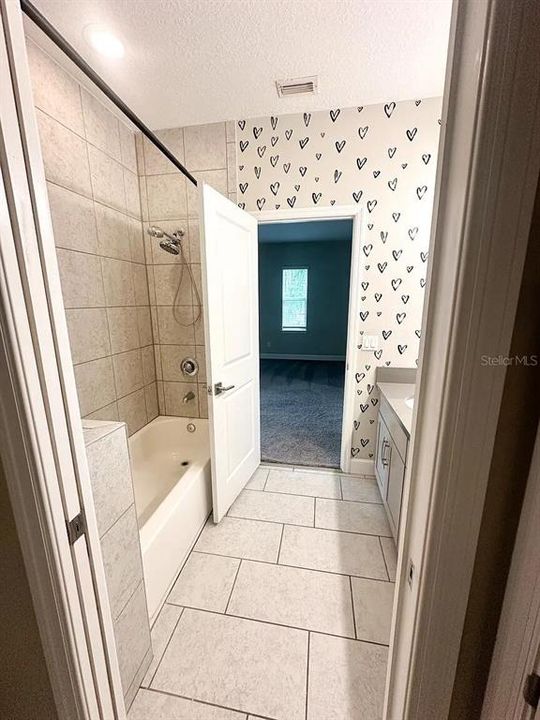 На продажу: $429,900 (4 спален, 3 ванн, 2294 Квадратных фут)