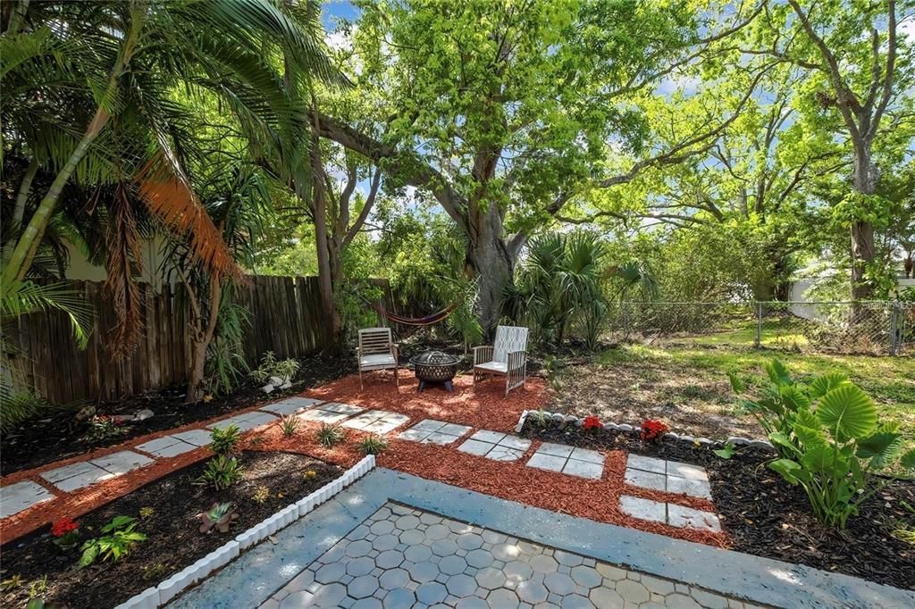 For Rent: $2,950 (3 beds, 2 baths, 1598 Square Feet)