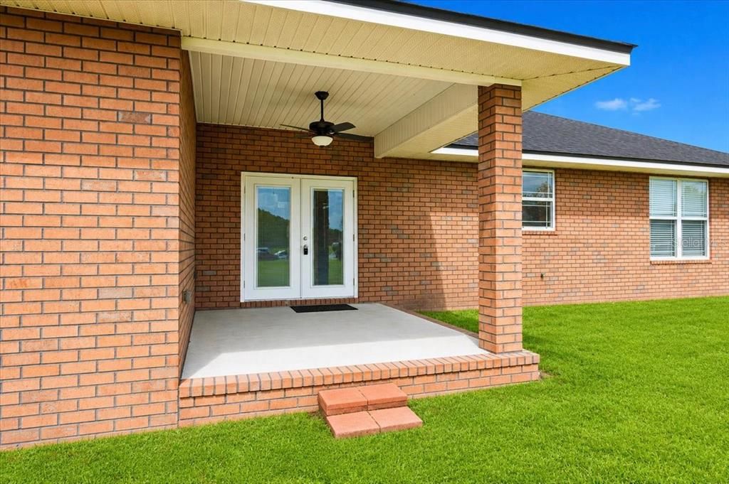 For Sale: $350,000 (4 beds, 2 baths, 1743 Square Feet)