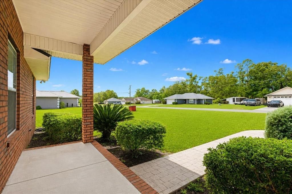 For Sale: $350,000 (4 beds, 2 baths, 1743 Square Feet)