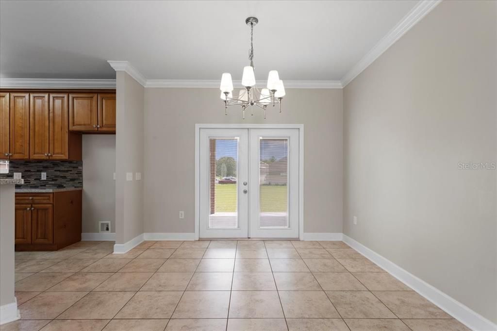 For Sale: $350,000 (4 beds, 2 baths, 1743 Square Feet)