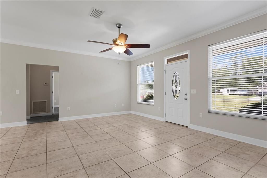 For Sale: $350,000 (4 beds, 2 baths, 1743 Square Feet)