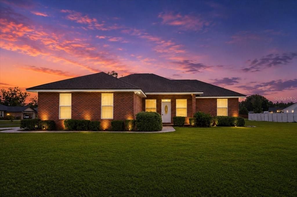 For Sale: $350,000 (4 beds, 2 baths, 1743 Square Feet)