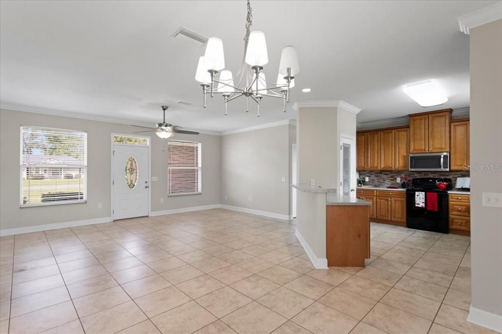For Sale: $350,000 (4 beds, 2 baths, 1743 Square Feet)