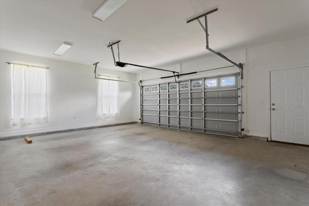 For Sale: $350,000 (4 beds, 2 baths, 1743 Square Feet)