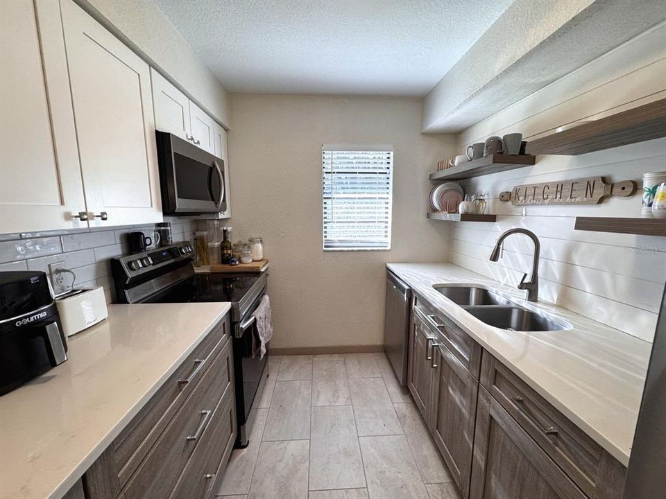 For Sale: $159,900 (3 beds, 2 baths, 1080 Square Feet)