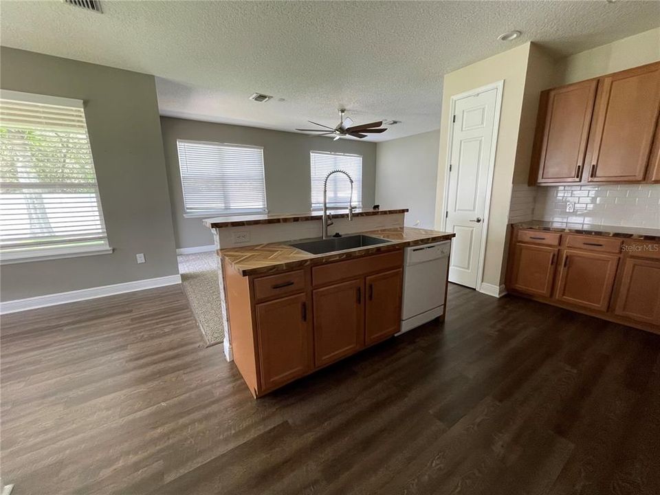 For Rent: $3,500 (4 beds, 3 baths, 2934 Square Feet)