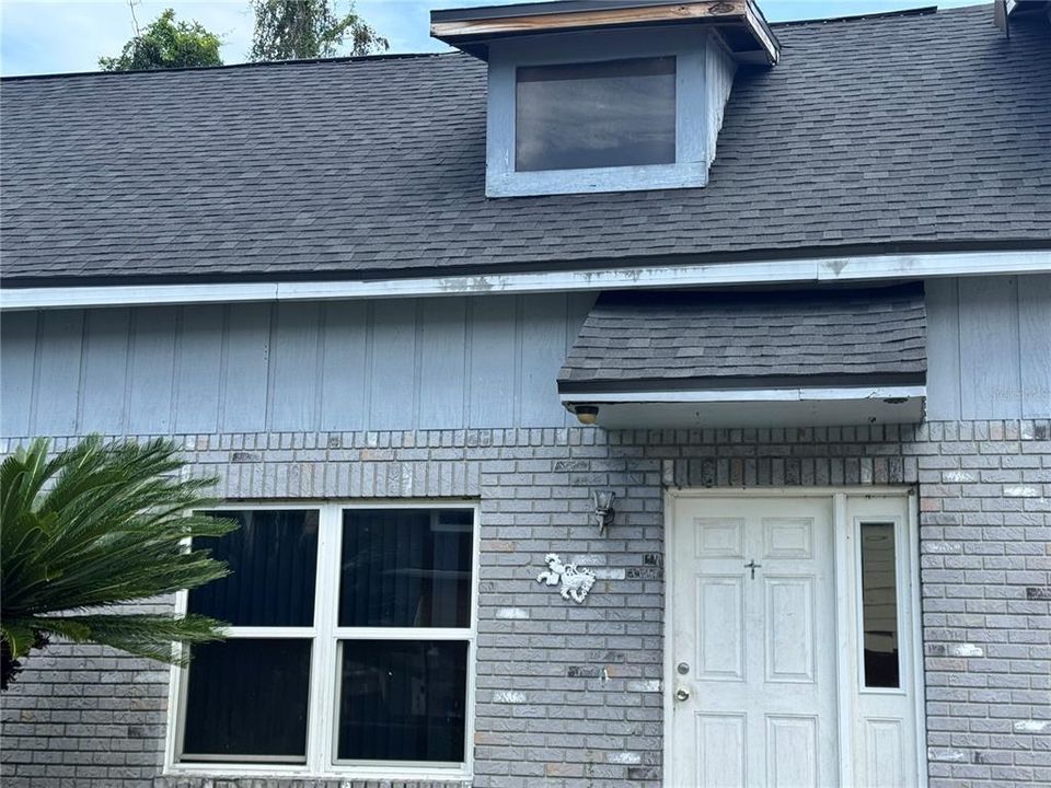 For Sale: $250,000 (3 beds, 2 baths, 1205 Square Feet)