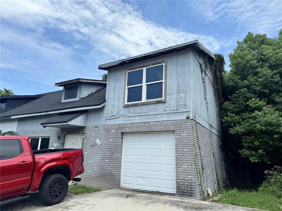 For Sale: $250,000 (3 beds, 2 baths, 1205 Square Feet)