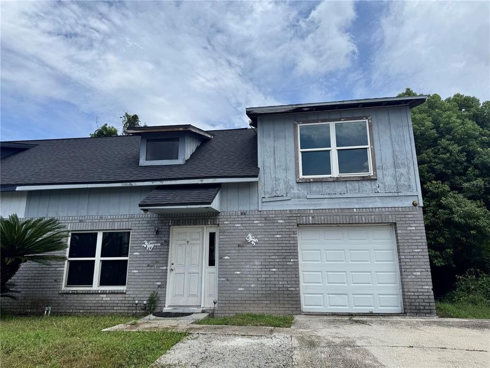For Sale: $250,000 (3 beds, 2 baths, 1205 Square Feet)
